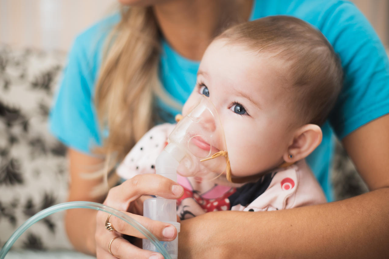 Astma u dzieci – leczenie domowe, naturalne i farmaceutyczne